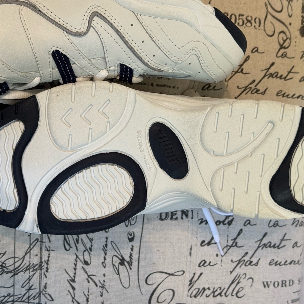 Men's NWT "PENN" White and Navy X-wide Athletic Shoes with Cushioned Sole - Picture 5 of 6